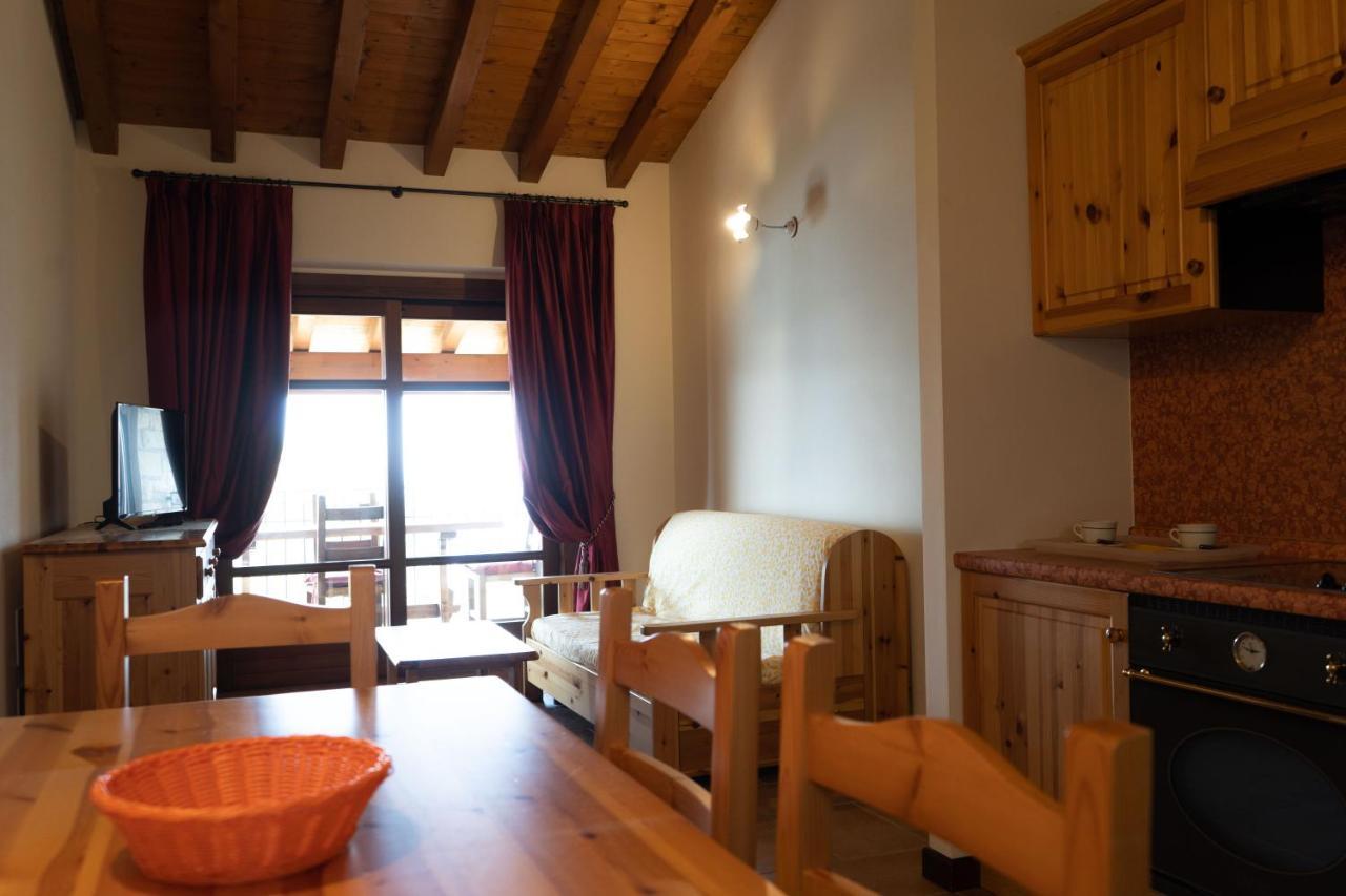 La Fiocchina - Magic Place - Apartments & Studios In Garda Lake - Countryside Farmhouse, Inside The Middle Of The Lake Salo Ngoại thất bức ảnh
