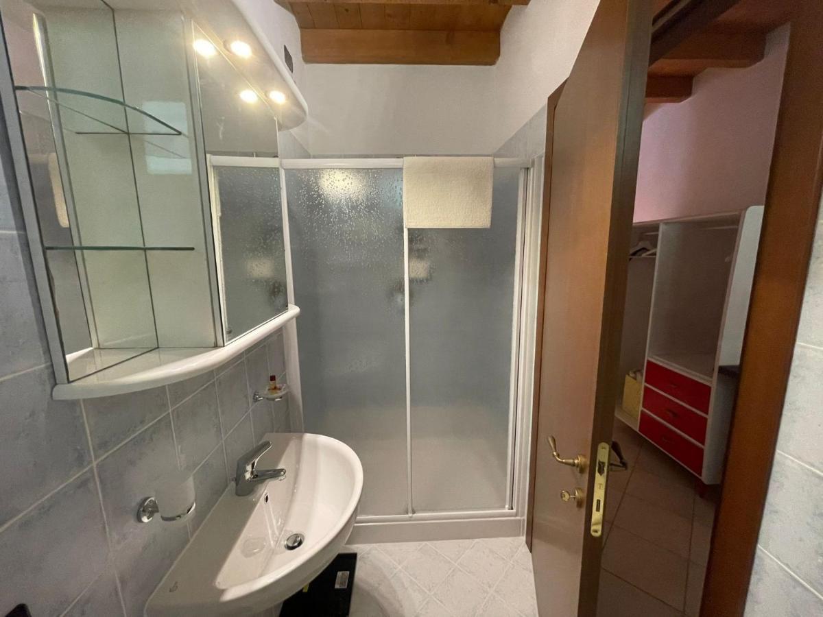 La Fiocchina - Magic Place - Apartments & Studios In Garda Lake - Countryside Farmhouse, Inside The Middle Of The Lake Salo Ngoại thất bức ảnh